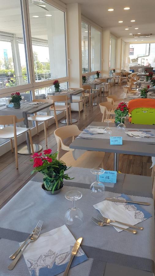 Hotel Tritone Senigallia Exterior photo